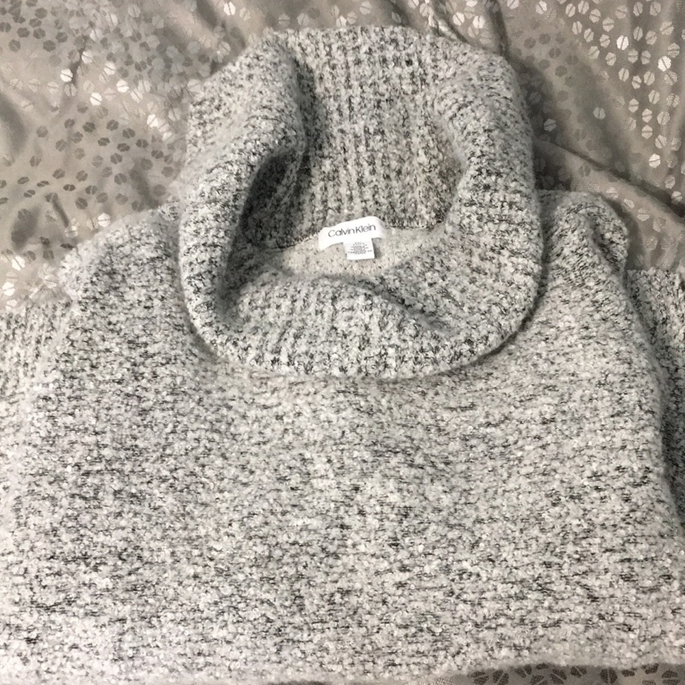 Calvin Klein Sweater - Picture 4 of 5